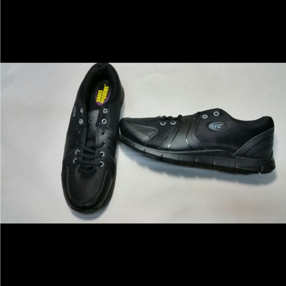Non slip work shoes